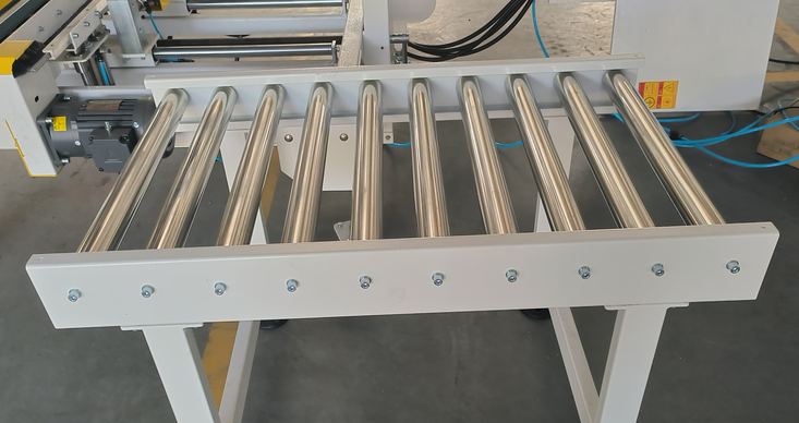 如何調(diào)整柔性鏈板輸送線的鏈板張緊度?